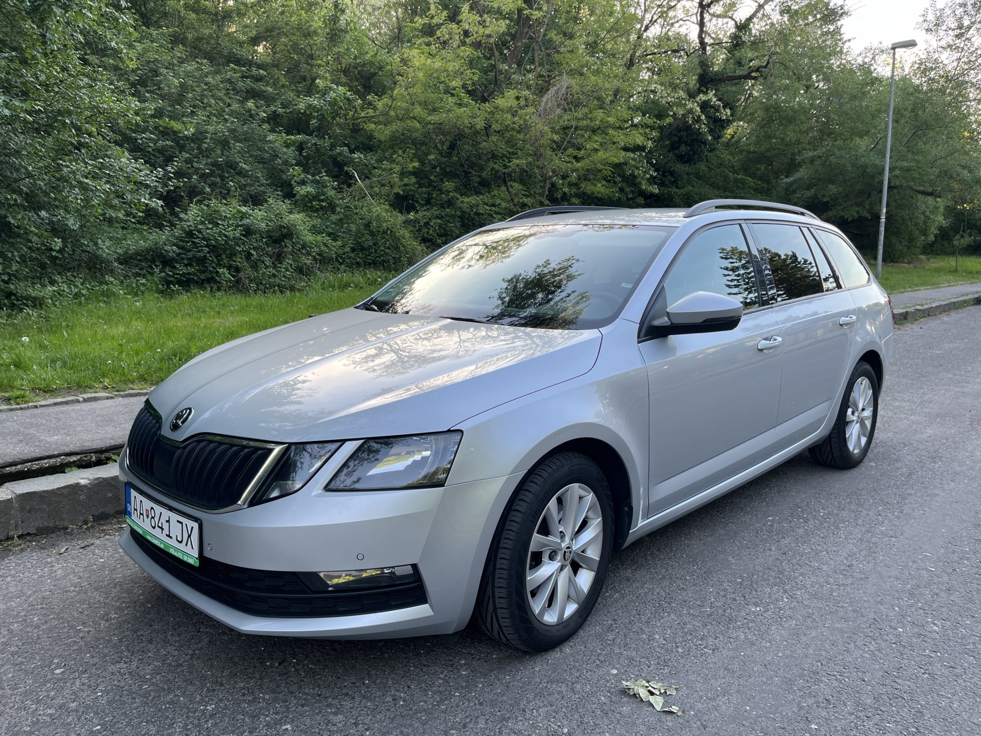 Silver Škoda Octavia Combi